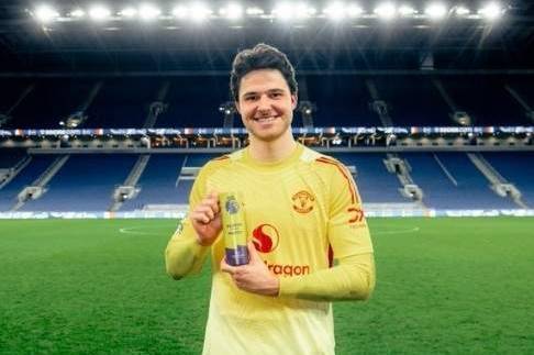 曼联新守护神正在塑成!四次扑救力保城门不失,他让人想起德赫亚