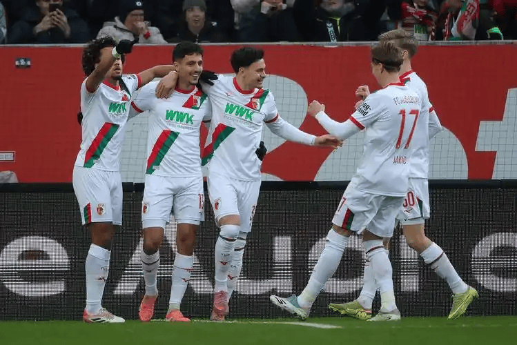 德甲中游对决:奥格斯堡VS科隆,状态博弈谁能抢分?